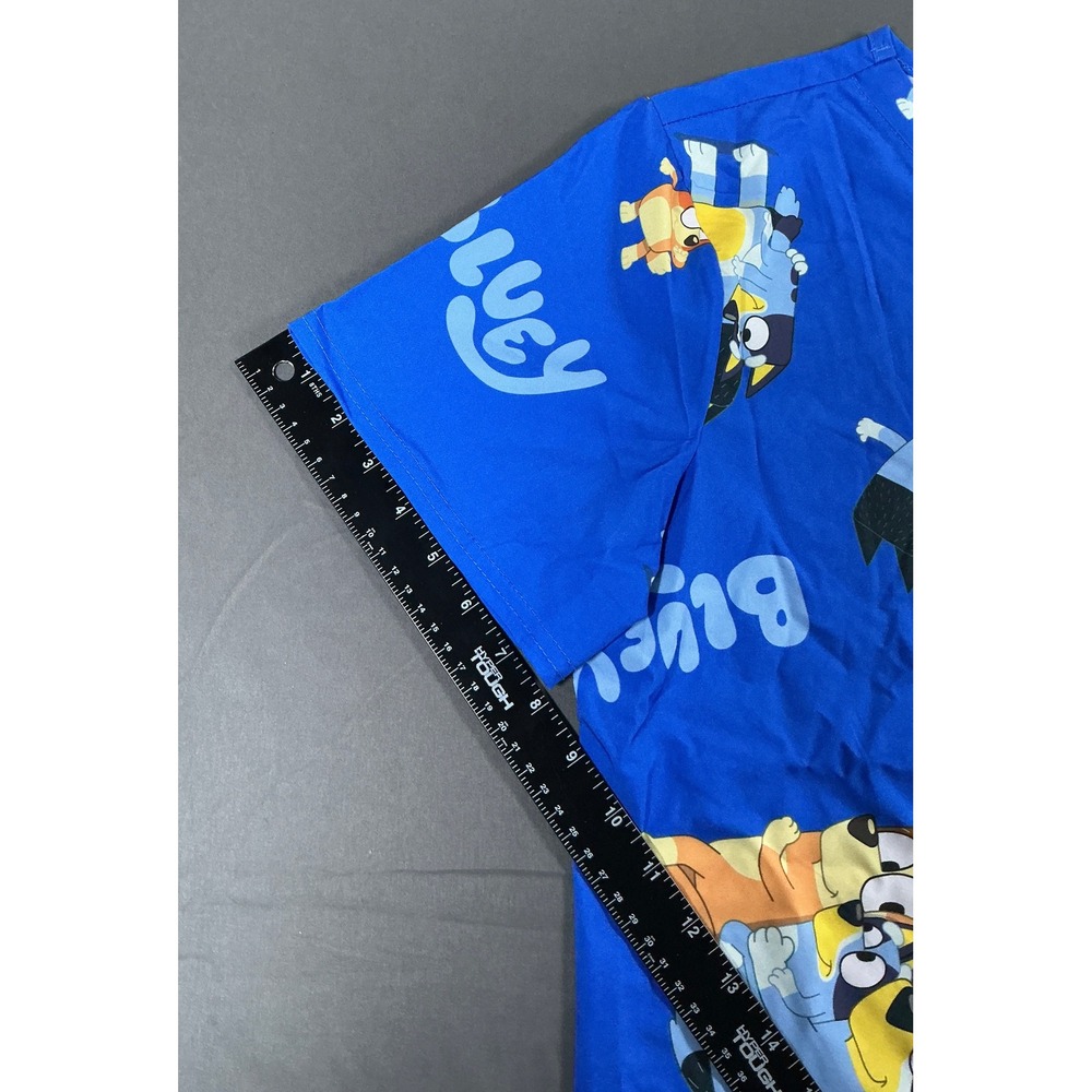 Bluey Character Medical Scrub Top Blue V-Neck Short Sleeve Pockets Size L - Picture 5 of 9